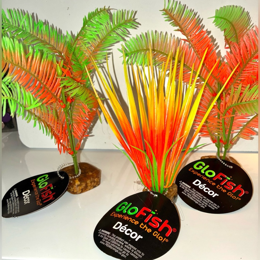 3/$8 (3) GloFish Aquarium Plants